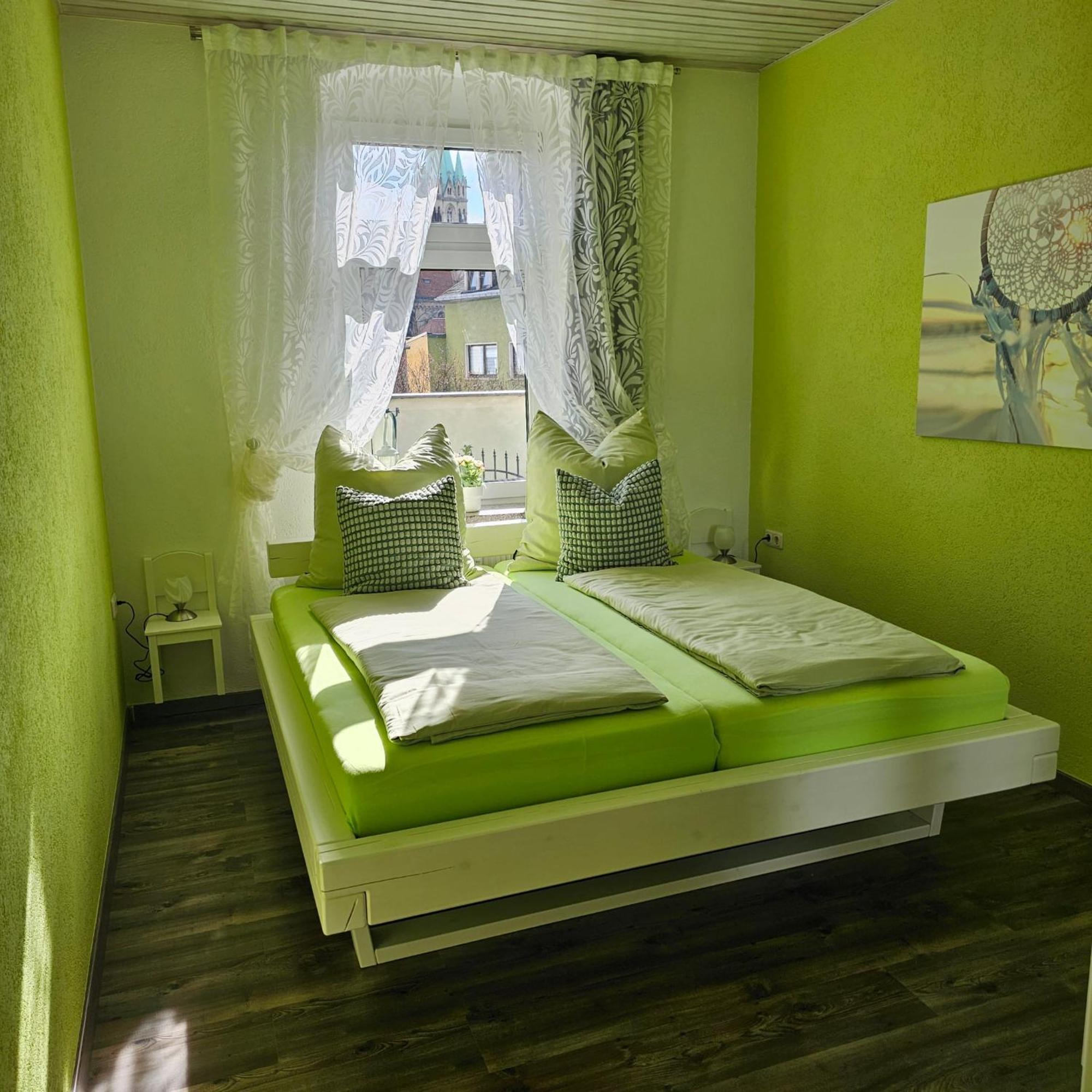 Ferienwohnung Domblick Наумбург Экстерьер фото